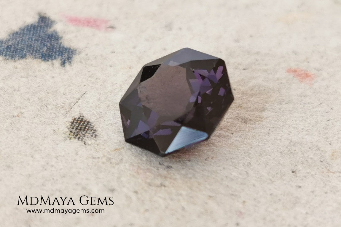  Beautiful Violetish Purple Spinel. Octagon Cut. 2.72 ct. Perfect Gemstone for an engagement ring o wedding ring. This untreated spinel under day light shows a dark purple color and under incandescent light is violetish purple plenty of sparkles. A very special gemstone.
