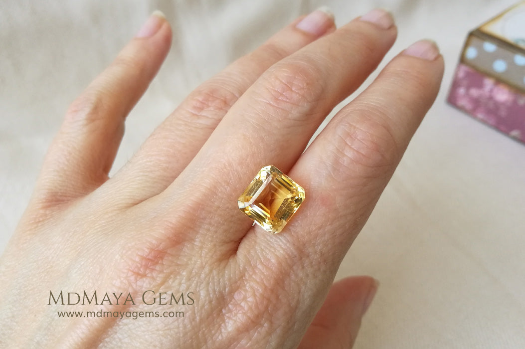 Flawless Golden Yellow Citrine Square Cut 6.80 ct